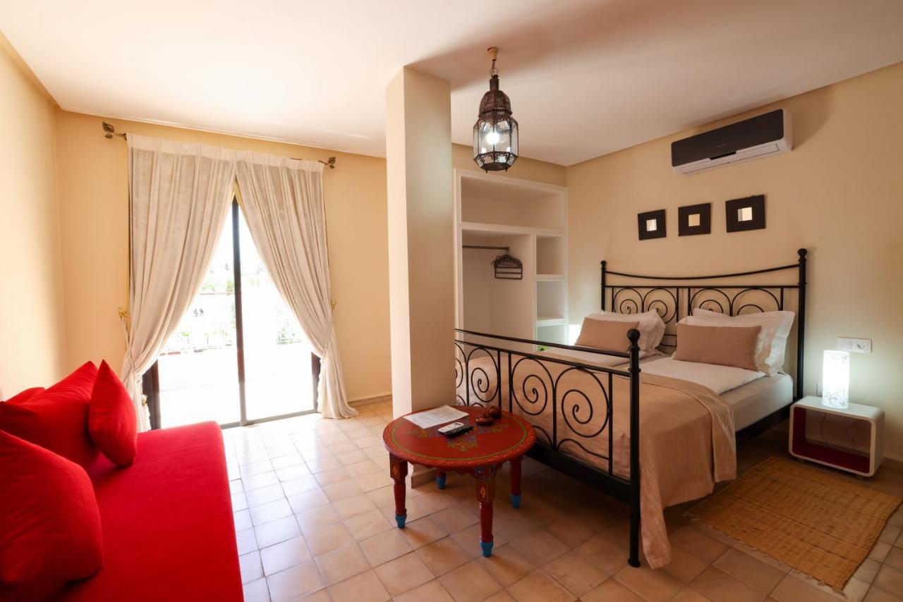 Tiguemine Sarah Hotel Douar Akkara Exterior photo