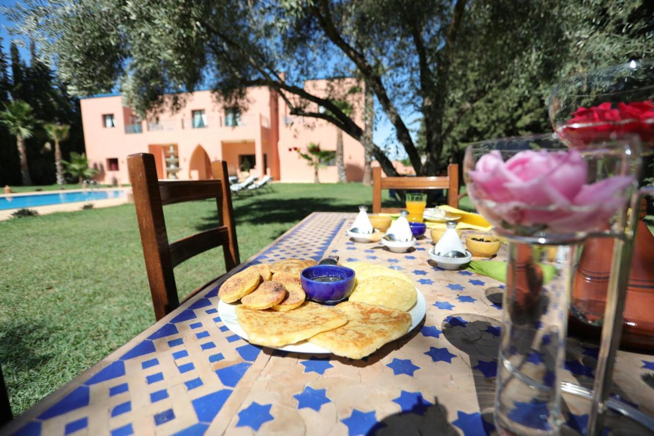Tiguemine Sarah Hotel Douar Akkara Exterior photo